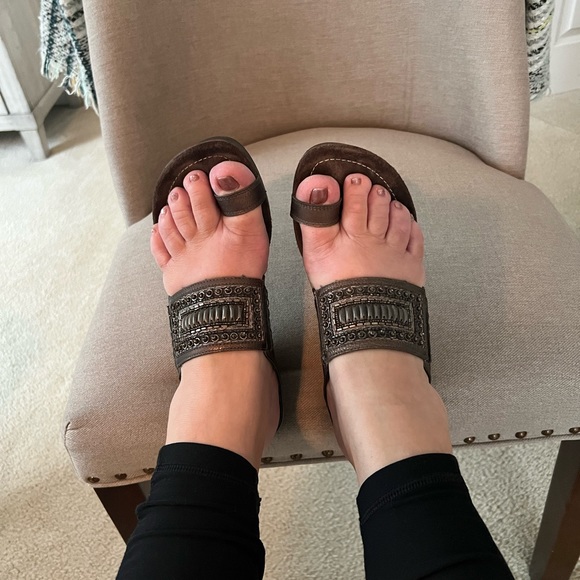 Donald J Pliner graduated wedge sandals. - Picture 5 of 5